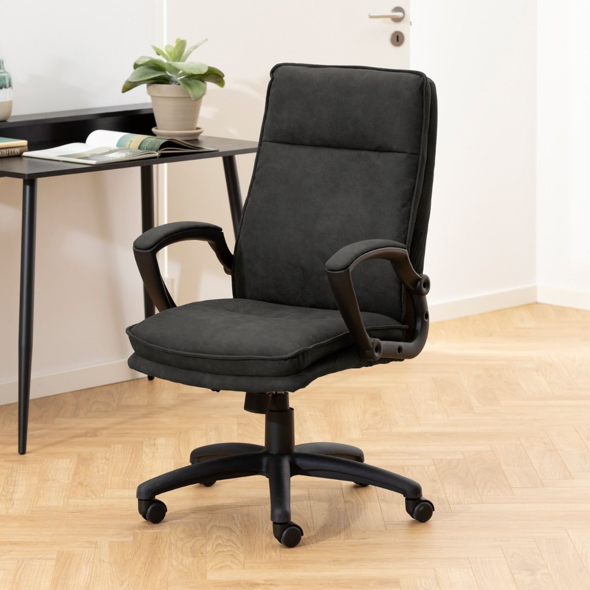 Brad Swivel Executive Desk Chair With Armrest In Black - Price Crash Furniture