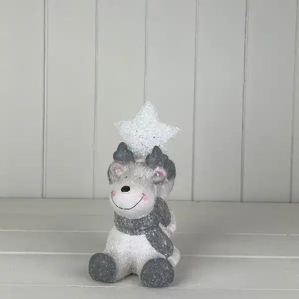 Medium Reindeer Holding A Light Up Star L12 xW9 xH18