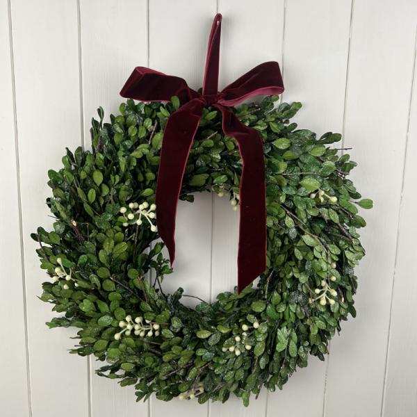 Mistletoe Wreath with Bow D43cm