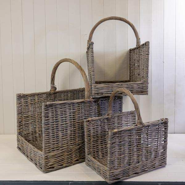 Set of 3 square greywashed baskets: S H42 X L25  M: H52 X L30  L: H59 X L35 cm