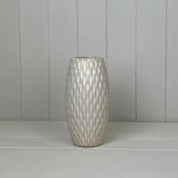 White Ceramic Honeycombe Vase H20.5ccm Dia10cm  Weight-635g