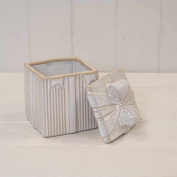 Natural Ceramic Bow Tealight Holder 15cm x 9.1cm x 4.5cm