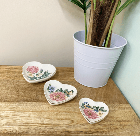 Set Of Three Heart Trinkets Dishes with Gold Edging - Price Crash Furniture