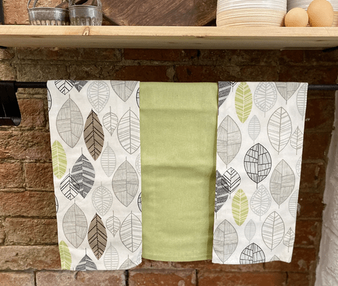 Pack of 3 Kitchen Tea Towels With Contemporary Green Leaf Print Design - Price Crash Furniture