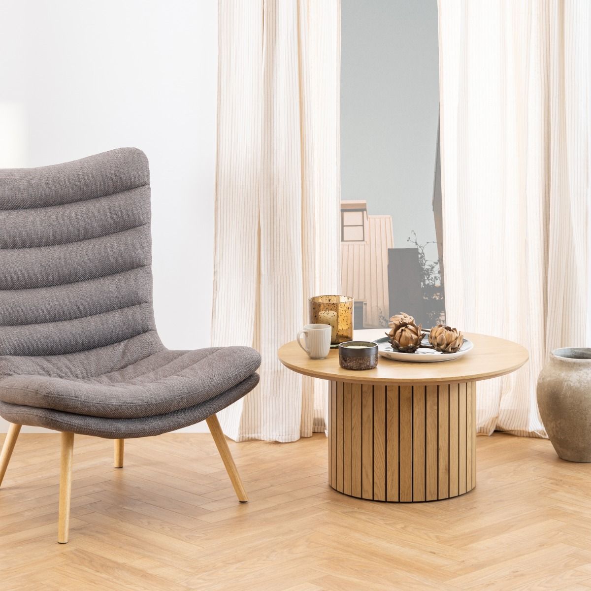 Yale Round Coffee Table In Oak - Price Crash Furniture